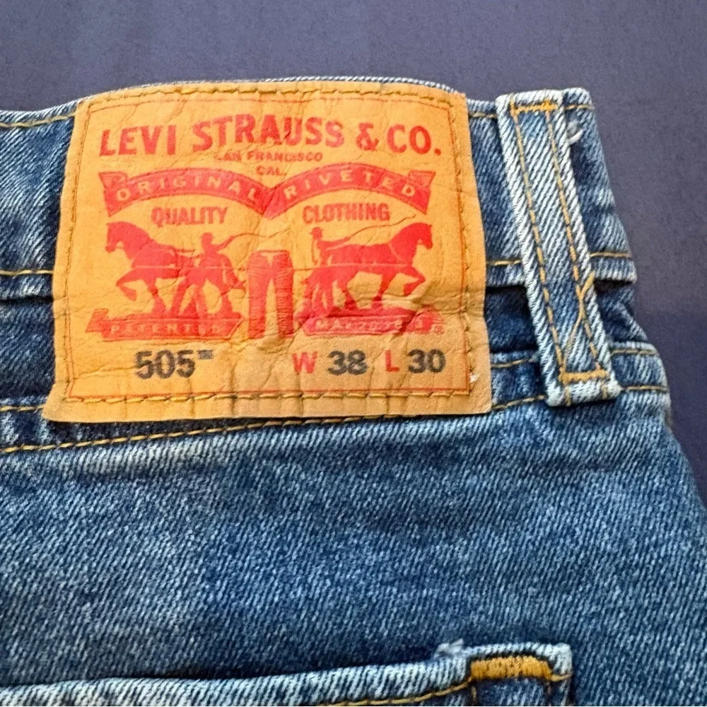 Lot 2 Pairs Levi Strauss 505 Men’s Jeans 38X30 Straight Leg Light & Medium Wash